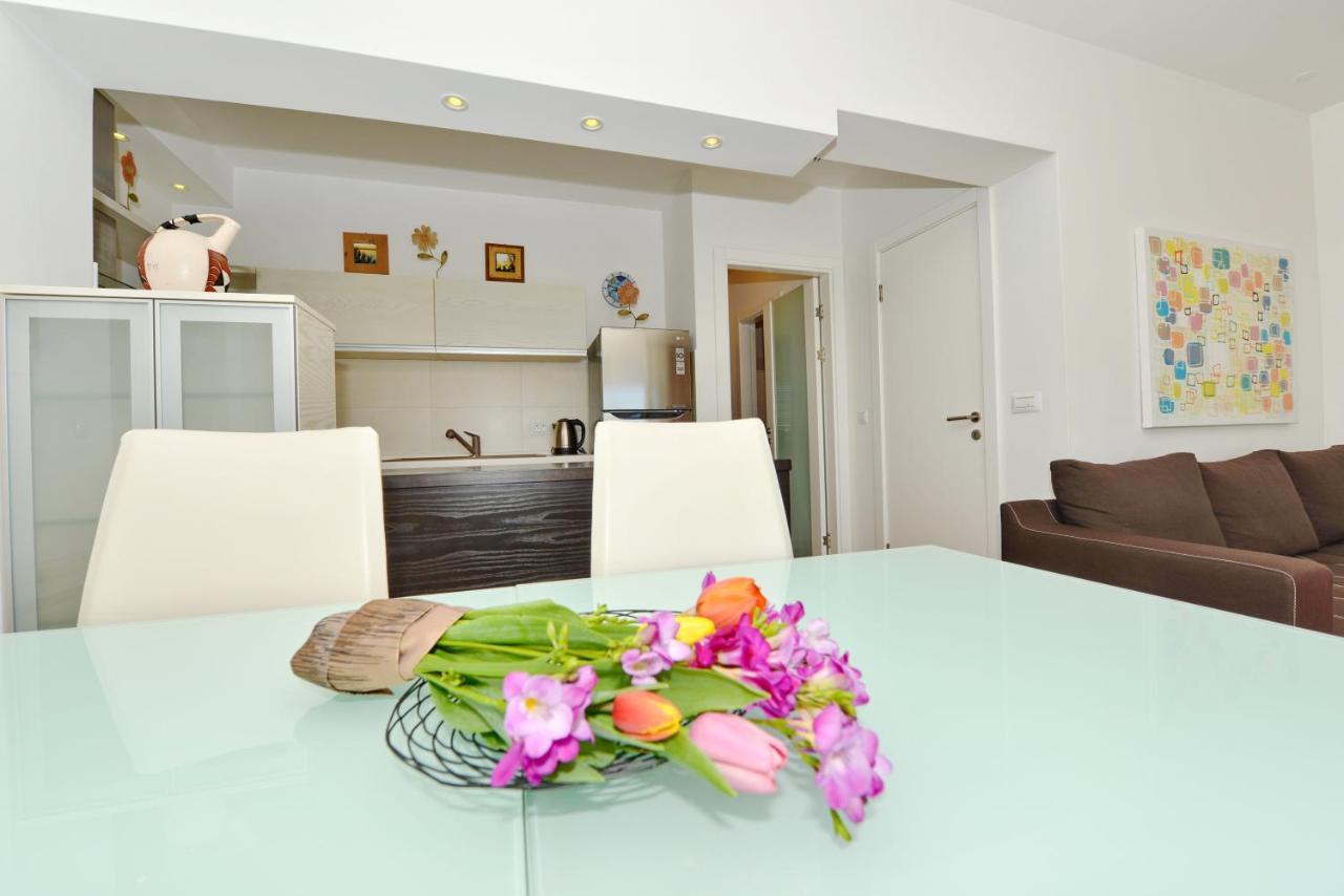 Apartment Ivon Zara Esterno foto